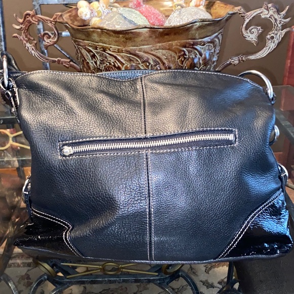 Luce Black Pebble Leather Shoulder Bag. - Picture 7 of 11